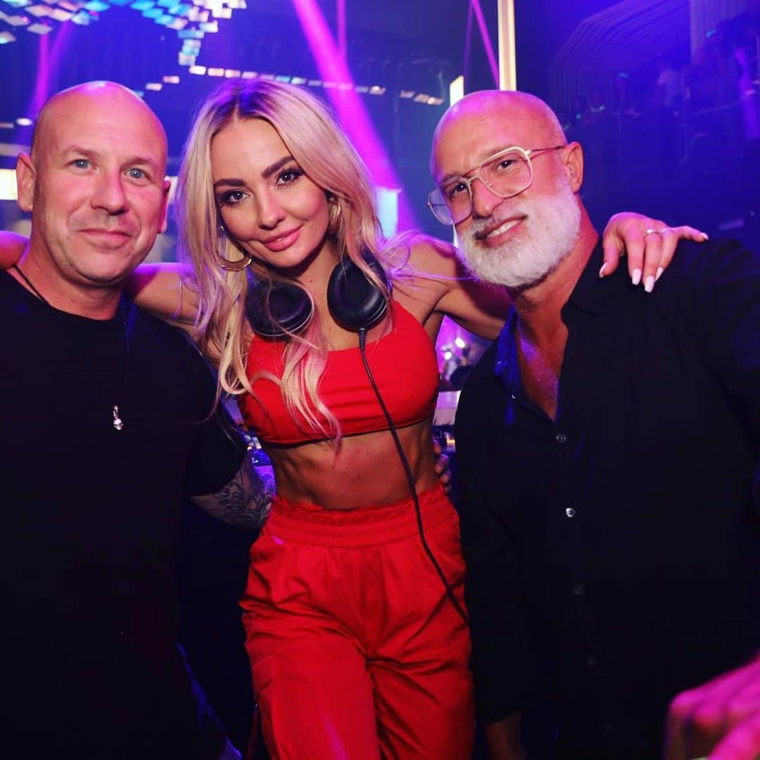 BROOKE EVERSさんのインスタグラム写真 - (BROOKE EVERSInstagram)「Saturday was WILD! @livmiami」8月6日 5時35分 - brookeevers