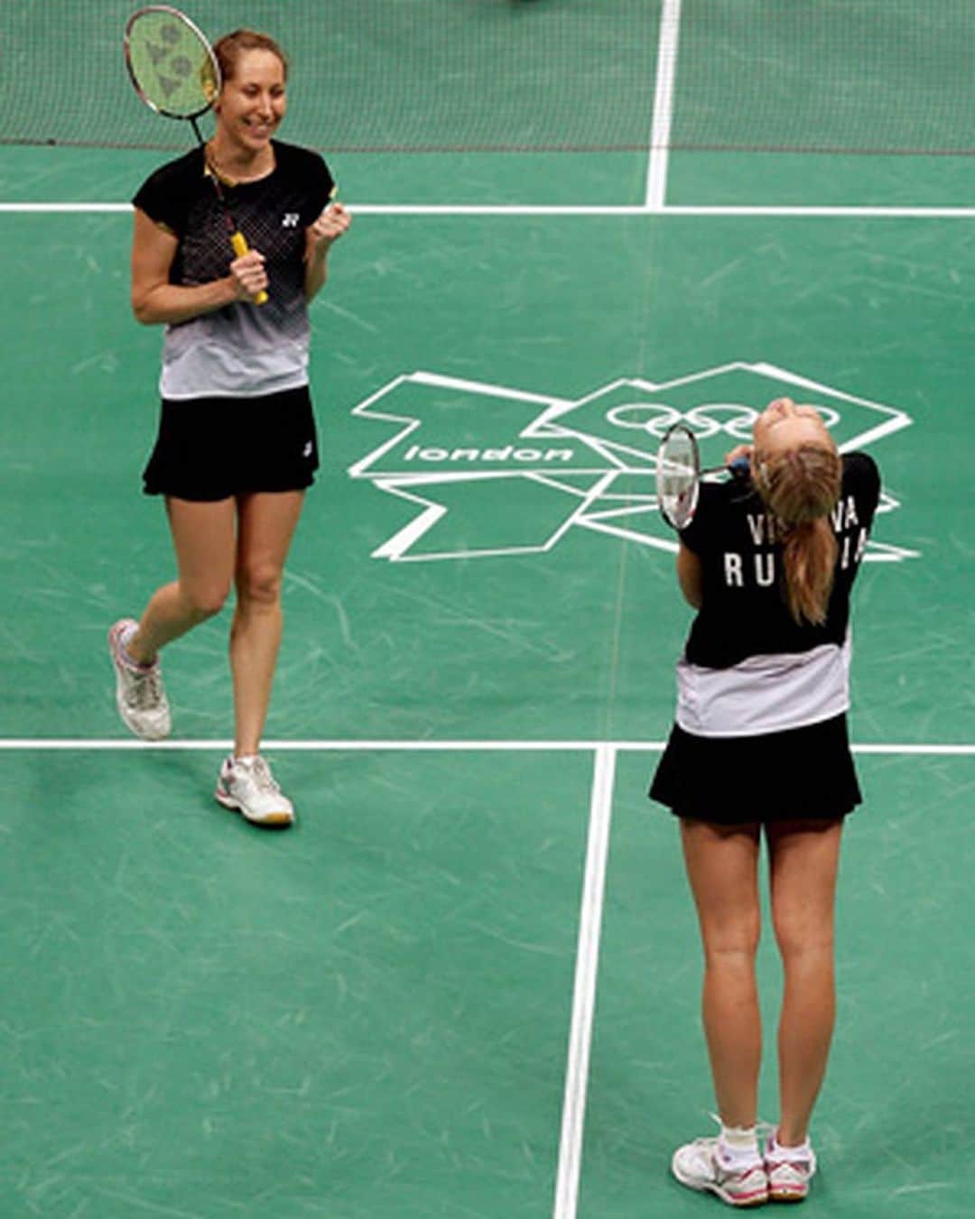 ニナ・ビスローバさんのインスタグラム写真 - (ニナ・ビスローバInstagram)「4.08.2012 ... 7 лет назад... это были лучшие мгновения ... это было # хештег как у @yurydud ... @vsorokina_ спасибо за наш лучший бадминтон 🏸🌟 #badminton #badmintonplayer #бадминтон #мояжизнь #мояигра」8月6日 5時36分 - ninavislova