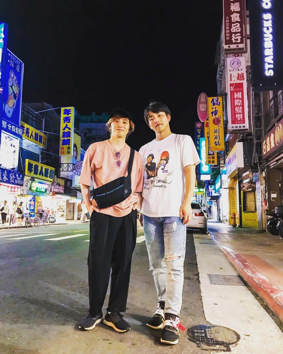 KENZO さんのインスタグラム写真 - (KENZO Instagram)「Thanx bro @bboy_chibasun ‼️ Taiwan night market good memory✌️ #良きおもいで  #w_inds #dapump #千葉涼平 #kenzo #千葉kenzoの踊ってますか  #台湾 #Taiwan #士林夜市」8月5日 21時08分 - dapump.kenzo