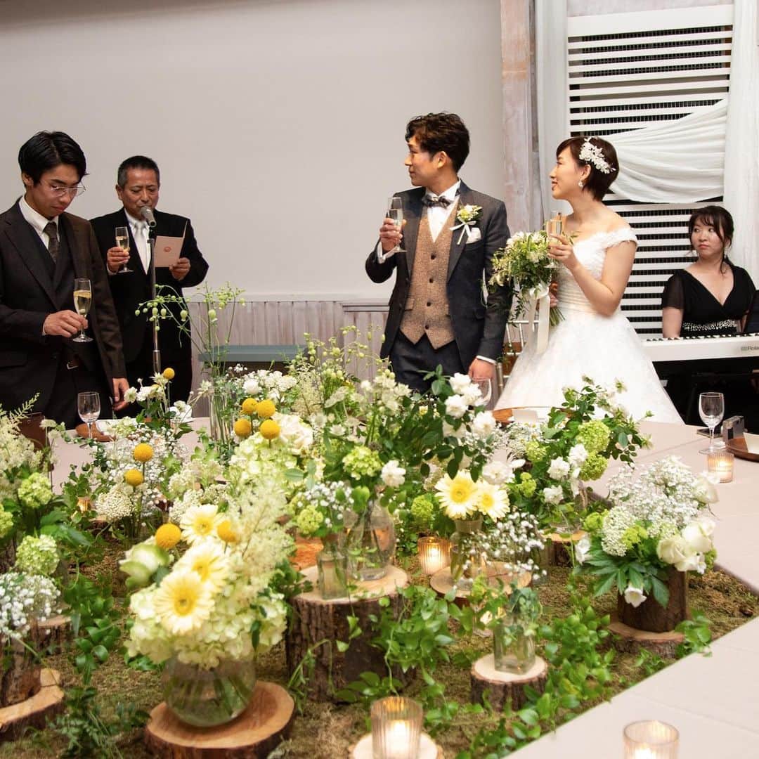 The Sally Garden（ザ サリィガーデン）さんのインスタグラム写真 - (The Sally Garden（ザ サリィガーデン）Instagram)「. 大きなテーブルを みんなで囲めば . . #幸せ の#笑顔 と声が 2倍になって響きます♡ . #披露宴 . . -----おすすめフェア情報----- 【8月10日(土)★特別フェア】 ガーデン×貸切邸宅×絶品試食×最新トレンド紹介 . 今回はなんと 無料試食に加え、 「何から始めればいいかわからない」 そんな二人に、経験豊富なスタッフが 海外のトレンドやサリィガーデンの 結婚式を実例でご紹介します！ . . きっと“ふたりらしさのヒント”が見つかるフェアです♩ . 詳しくはプロフィールのHPから!! ・。*・。*・。*・。*・。*・。*・ . . 🏠公式ホームページは @the_sally_garden のURLから💕 ☞http://sally-garden.jp/ . ． ・。*・。*・。*・。*・。*・。*・ サリィ"５大"おすすめPOINT👰♡ ・。*・。*・。*・。*・。*・。*・ （１）完全貸切ウエディング🏠💕 . 鮮やかな緑と光が包む。 別荘に友人や家族を招くようにリラックスできる空間 . ┈┈┈┈┈┈┈┈┈┈┈┈┈┈┈┈┈┈┈ （２）360度ゲストを囲むガーデン挙式🌿 . 憧れのガーデン挙式と 人気のラスティックウェディングが叶う . ┈┈┈┈┈┈┈┈┈┈┈┈┈┈┈┈┈┈┈ （３）ゲストの喜びが鍵になる👰🤵✨ . ふたりの想いやイメージを汲み取り、 おもてなしのプロとしてチームサリィが 一丸となり理想のウエディングを創り上げます。 . ┈┈┈┈┈┈┈┈┈┈┈┈┈┈┈┈┈┈┈ （４）笑顔が広がる美食🍽💕 . 幅広い年齢層から支持される美食 お箸で年配ゲストも食べやすい気配りも。 . ┈┈┈┈┈┈┈┈┈┈┈┈┈┈┈┈┈┈┈ （５）アクセス🚘🌟 . 最寄り駅から5分!! 国道50号線付近にあり各方面から訪れやすい。 ・。*・。*・。*・。*・。*・。*・。*・。*・ #ザサリィガーデン #gardenwedding  #wedding #bridal #花嫁diy #結婚式diy #日本中のプレ花嫁さんと繋がりたい  #花嫁さんと繋がりたい #結婚式準備中  #花嫁準備 #卒花嫁レポ #オリジナルウェディング #ウエディングアイテム #ゼクシィ #marry花嫁 #ウェディングニュース  #ウェディングレポ #ハナレポ #栃木 #群馬 #プレ花嫁 #結婚式 #卒花しました #2019年夏婚 #2019年秋婚 #2019wedding」8月5日 21時01分 - the_sally_garden