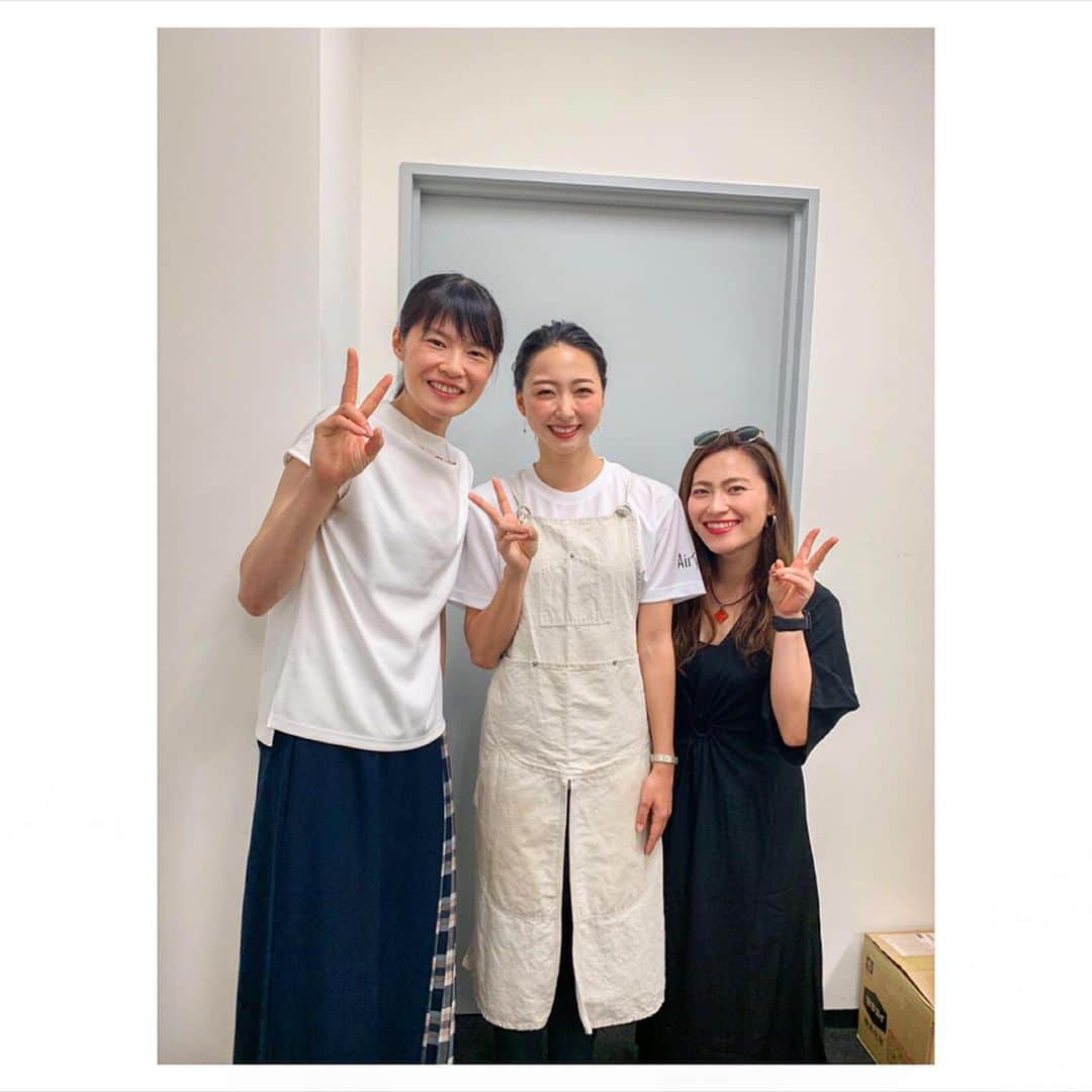 永井葉月さんのインスタグラム写真 - (永井葉月Instagram)「________________________________________ It was nice to see you again😊❤️ @airihatakeyama @miiiiiharu  2人とはリオオリンピックで会った以来 会えてなくてやっと会えました😍 遥と愛理のイベント行くって サプライズ訪問したよ✨ 愛理も喜んでくれてよかった🥰 二人とも可愛いし本当に尊敬できる 部分が沢山あって良い刺激をもらったよ✨ これからもお互い頑張ろうね！！ 本当にありがとう🙈💗 ________________________________________ #女子アスリート #バレーボール  #新体操 #フィールドホッケー  #94line #サプライズ #lovefriends」8月5日 21時02分 - hazuki815hazuki