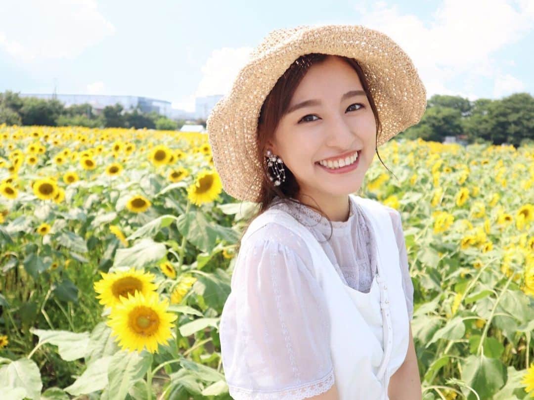 森高愛さんのインスタグラム写真 - (森高愛Instagram)「ひまわり🌻 . 夏だねぇ〜⸝⋆暑いねぇ〜🥵 今週も頑張ろうね〜🙋‍♀️ . #ひまわり畑」8月5日 21時15分 - ai_moritaka_official