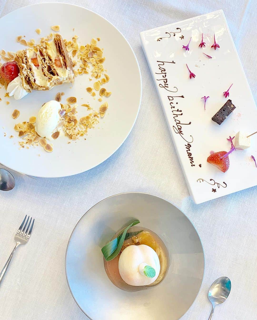 大野愛友佳さんのインスタグラム写真 - (大野愛友佳Instagram)「お母さんのお誕生日にランチ🍽 . 2人でお出かけはよくするけど、 いつもありがとうってことで😊 のんびりできてよかった◎ . 👗#ワンピース @aula_official . #お母さんの誕生日#誕生日ランチ#誕生日コーデ #銀座#銀座ランチ#銀座フレンチ#バースデーランチ #家族day#母と娘デート#親子ランチ#のんびり休日  #フレンチコース#バースデープレート#ザグラン銀座  #mothersbirthdaysurprise#ginzalunchtime」8月5日 21時18分 - ohnoayuka