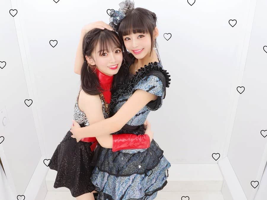 涼本理央那さんのインスタグラム写真 - (涼本理央那Instagram)「﻿ #TIF2019﻿ ﻿ ﻿ なんと、ゆっふぃさんと一緒にプリクラを撮りました❤️﻿ ﻿ ﻿ 一緒にゆるキャラグランプリの速報見ました🙈﻿ いつも私に優しくして下さって、ありがとうございます😭﻿ このプリはたからもの♡♡♡﻿ ﻿ 終わってからメンバーにもマネージャーさんにもめちゃめちゃ自慢しました(笑)﻿ 夢みたい🥺﻿ ﻿ ありがとうございました❤️﻿ ﻿ ﻿ ﻿ みんなが好きなのはどの写真ですか〜？？🤭﻿💓 ﻿ ﻿ #東京アイドルフェスティバル #寺嶋由芙 #涼本理央那 #アオハル #プリクラ #プリント倶楽部 #😍 ﻿」8月5日 21時18分 - riona_suzumoto