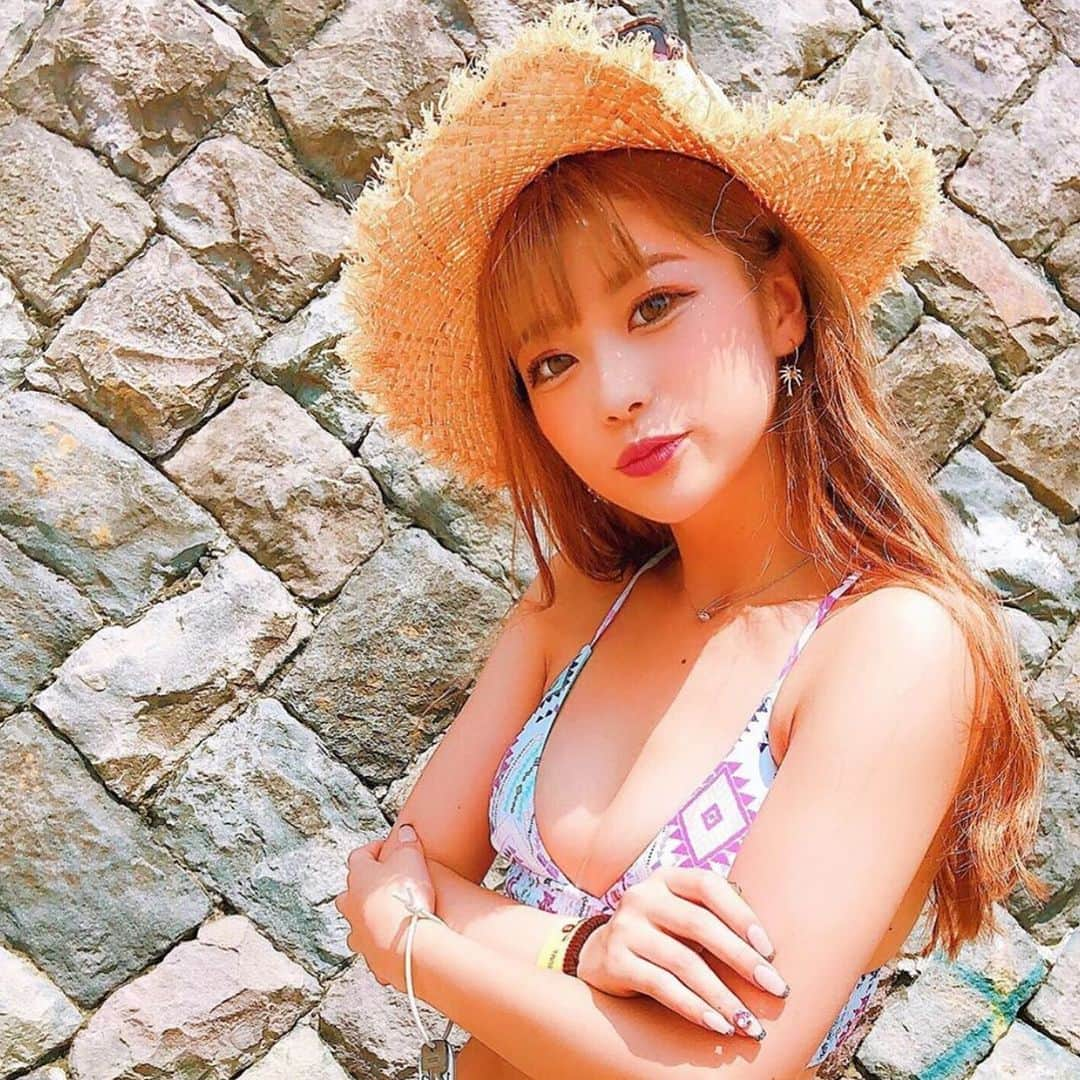 天使と女神のハーフさんのインスタグラム写真 - (天使と女神のハーフInstagram)「今回ご紹介させて頂くのは…🤩﻿﻿ ﻿﻿ . . やしろななさん《 @8467_0 》です❣ . . 夏の似合う元気いっぱい美女😍 . . やしろななさん《 @8467_0 》 素敵な投稿ありがとうございました💋﻿﻿ ﻿﻿ . まだまだやしろななさんのインスタには﻿﻿ たくさん素敵な投稿ございます！ ﻿ . . ぜひ、覗いてみてください 💁🏽‍♀️❤️ ﻿﻿ ﻿﻿ ﻿﻿ . ☆★☆★☆★☆★☆★☆★☆★☆★﻿﻿ ﻿﻿ . 名前の通り﻿﻿ 天使と女神のハーフのような﻿﻿ 美しさをもつ女性を﻿﻿ 沢山ご紹介していきます 🥰❤ . ️﻿﻿ ﻿﻿ 掲載ご希望の方は﻿﻿ ﻿﻿ @tenshi_to_megami と #天使と女神のハーフ ﻿﻿ ﻿﻿ をタグ付けしてください 💁‍♀️💞 ﻿﻿ ﻿﻿ . ★☆★☆★☆★☆★☆★☆★☆★☆ . . ﻿﻿ ﻿﻿ #美人 #美女 #美肌 #かわいい﻿﻿ #モデル #コスメ  #ファッション﻿﻿ #女子力  #美意識 #美意識向上 ﻿﻿ #ブランド #ヘアカラー #スタイル﻿﻿ #お灑落さんと繋がりたい ﻿﻿ #ロングヘア #前髪 #ヘアスタイル ﻿﻿ #タピオカ #寫真 #フォローバック ﻿﻿ #カメラ女子 #セルフィー ﻿﻿ #カメラ好きな人と繋がりたい ﻿﻿ #bayflow #サロモ #サロンモデル﻿ #美容 #ダイエット #アパレル」8月5日 21時40分 - tenshi_to_megami