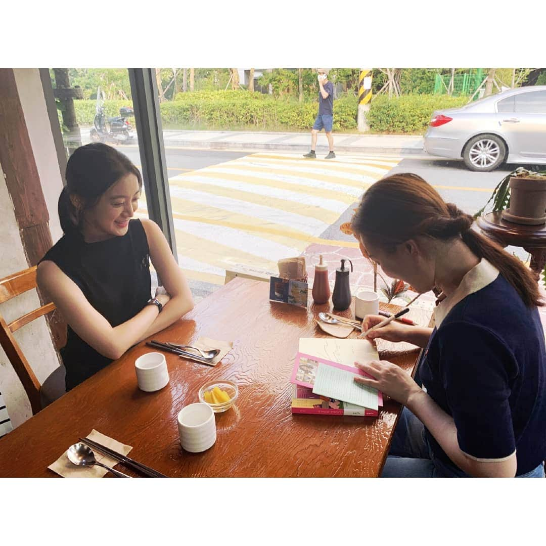 ヘリム さんのインスタグラム写真 - (ヘリム Instagram)「존경하는 작가님들과 한자리에🙏🥰 #책부자 #꿈이야생시야 @suyoungdream @naminsook1」8月5日 21時50分 - wg_lim