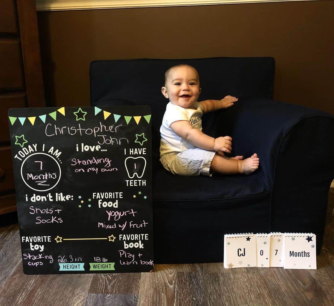 ディーナ・ニコール・コルテーゼのインスタグラム：「Hey guys! It’s me again.. I’m 7 months old today!! This past month I became quite the little handful! I learned how to crawl and I’m finally strong enough to lift myself up and stand on my own! I learned how to clap my hands and love running around In my walker ❤️ I got baptized and mommy and daddy threw me a huge party! I felt pretty cool 🤪..I also went on the plane for the first time and took my first family vacation to Aruba! I had so much fun.. I went in the ocean for the first time in Aruba and I saw cool fishies and Iguanas! mommy let me try yogurt and I loved it ! I also got my first tooth !! I still hate my shoes and socks but mommy says one day I’ll learn to like them lol」