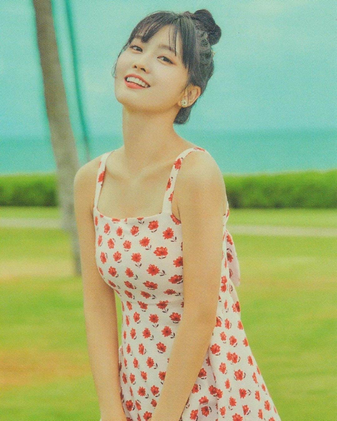 モモさんのインスタグラム写真 - (モモInstagram)「♡ [Scan] 190805 - TWICE Pop Up Store in Seoul -  #MOMO #트와이스 #모모 #平井もも #もも #TWICE © TsanaT」8月5日 22時01分 - momojype