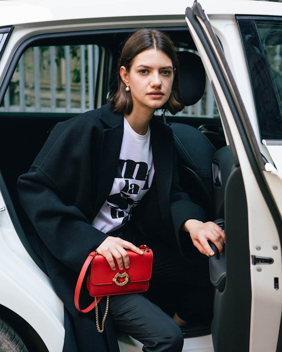 のインスタグラム：「Mila_is_In_Town」