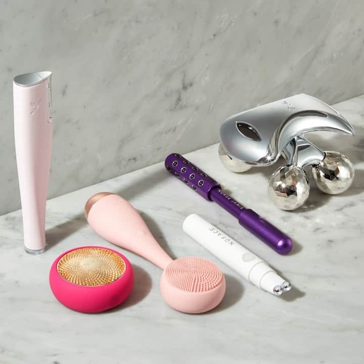 Saks Fifth Avenueのインスタグラム：「GO GO GADGET: From LED light therapy to sonic pulses, these tools add serious power to your beauty routine. #MondayMorningArmor #SaksBeauty」