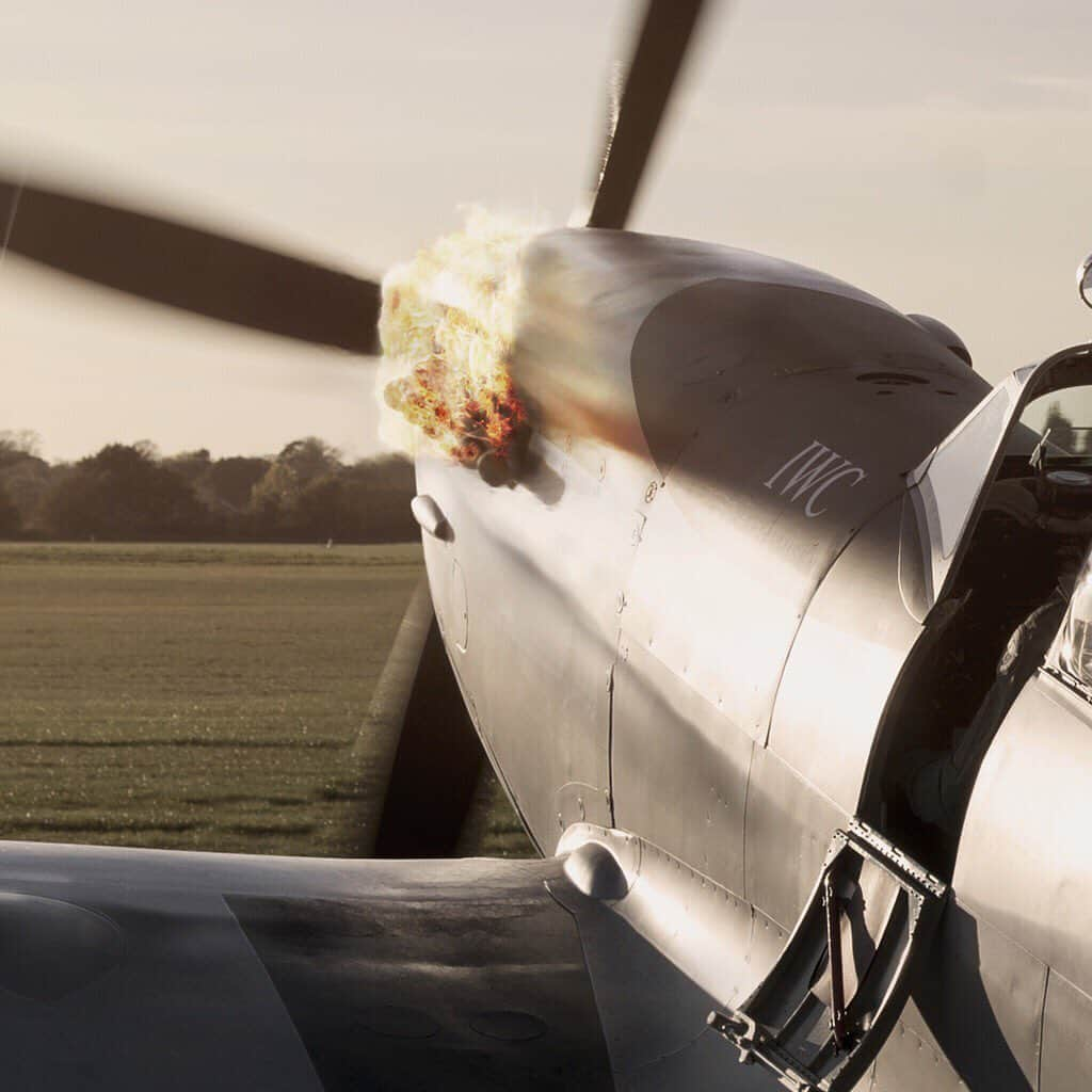 IWCさんのインスタグラム写真 - (IWCInstagram)「The #SILVERSPITFIRE is up in the sky! Check the story and watch the recording of the live departure from Goodwood.」8月5日 22時27分 - iwcwatches