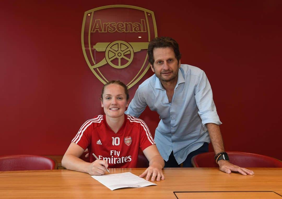 Arsenal Ladiesさんのインスタグラム写真 - (Arsenal LadiesInstagram)「📝 IT’S OFFICIAL! #CaptainLittle is here to stay 😁 #ArsenalWomen 🔥」8月5日 22時29分 - arsenalwfc