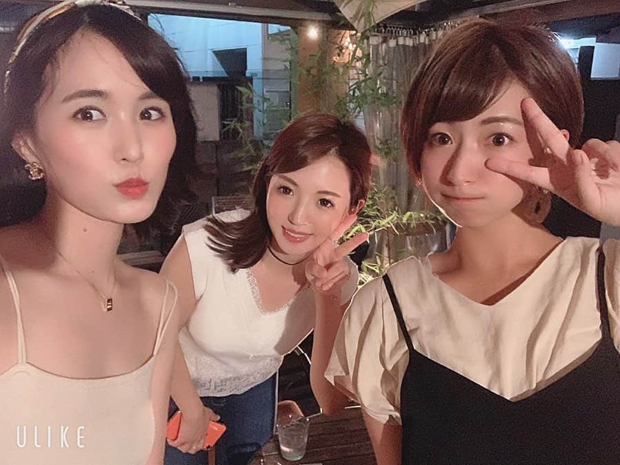 のインスタグラム：「ユニバ以来のコスロボ🤖💕. . いつ会っても癒されるし、 愛が溢れすぎて帰りが大変😢. . ２人に会えると頑張ろうって思えるよいつもありがとう☺️💕. . りなちゃんB.D🎂🎉✨. 幸せな歳になりますように👏. だ〜〜〜いすきだ〜🗣. . #東京 #tokyo #神楽坂 #ビアガーデン #コスロボ #コスメティックロボット #ファミリー #変わらず元気 #大好き #好き」