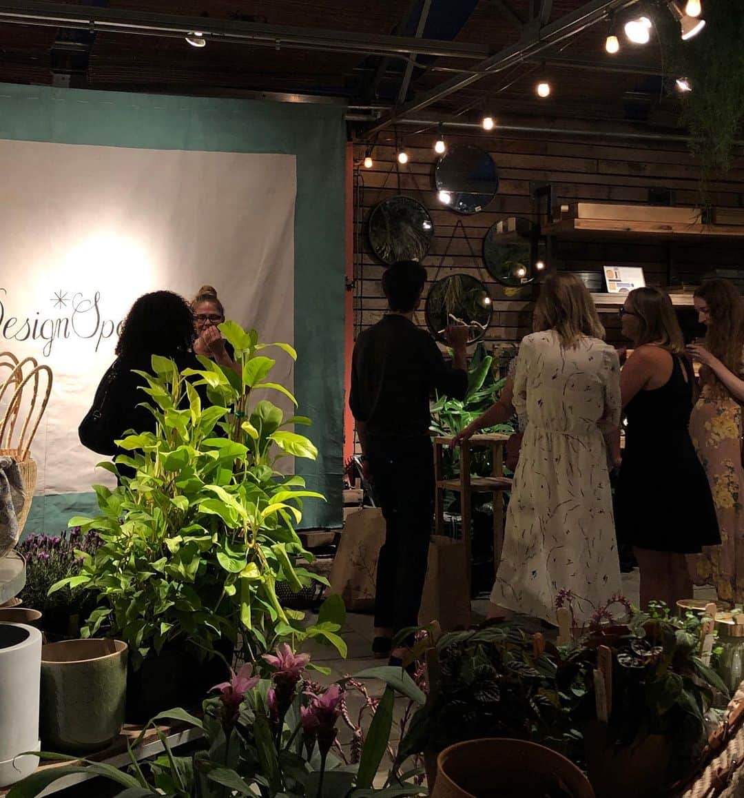 Grace Bonneyさんのインスタグラム写真 - (Grace BonneyInstagram)「This weekend was a reminder of why we’ve worked so hard all these years to build a team that really cares about not just our community, but each other. We gathered to say goodbye with readers and friends at @shopterrain and then drove back to Brooklyn to spend time together talking, laughing, and a little bit of crying too. This is our final month of DS and more than anything, what I will remember when the site is closed is how much I have loved these people, and the people we get to write about and learn from. Thank you to this amazing team, and all our past team members, for being the best part of DS over the years. I love you all so much. ♥️ @ckelch67 @kellikehler @insta__gare @kristinagillfood @sofia.tuovinen @thedayshift_ @erinaustenabbott」8月5日 22時46分 - designsponge