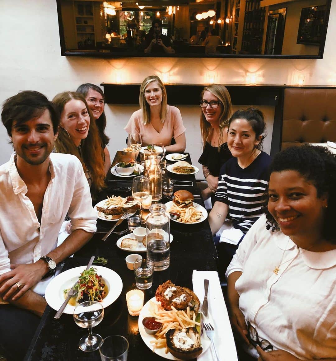 Grace Bonneyさんのインスタグラム写真 - (Grace BonneyInstagram)「This weekend was a reminder of why we’ve worked so hard all these years to build a team that really cares about not just our community, but each other. We gathered to say goodbye with readers and friends at @shopterrain and then drove back to Brooklyn to spend time together talking, laughing, and a little bit of crying too. This is our final month of DS and more than anything, what I will remember when the site is closed is how much I have loved these people, and the people we get to write about and learn from. Thank you to this amazing team, and all our past team members, for being the best part of DS over the years. I love you all so much. ♥️ @ckelch67 @kellikehler @insta__gare @kristinagillfood @sofia.tuovinen @thedayshift_ @erinaustenabbott」8月5日 22時46分 - designsponge