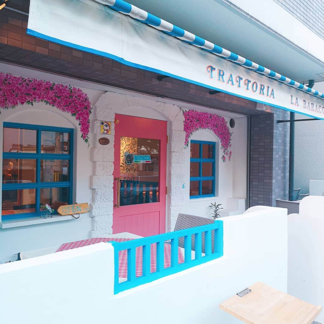 のインスタグラム：「家族ディナー@トラットリアラバラッカ❤️ 大好きなイタリアンのお店😘 何食べても美味しい❤️アクアパッツァは最高😍子供たちも大好き😍 帰りにいただくバルーンアート大喜び❤️ #トラットリアラバラッカ　#芦屋グルメ  #イタリアン🇮🇹 #家族ごはん」