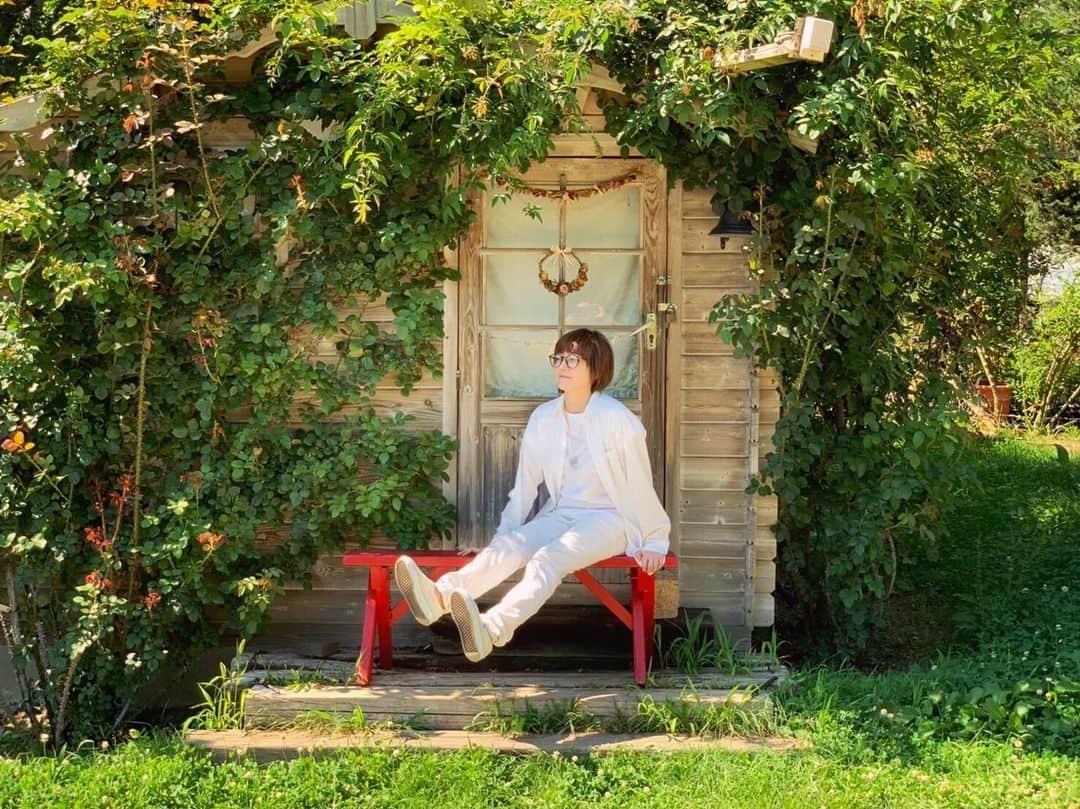 鈴木蘭々さんのインスタグラム写真 - (鈴木蘭々Instagram)「スイスって🇨🇭どんなところなのだろう…👀行ってみたいなぁ…☺️ #ハイジの村 #お花が好きなので行ってみました☺️🌸 #しかし暑い😵💦」8月5日 22時54分 - lanlan_suzuki