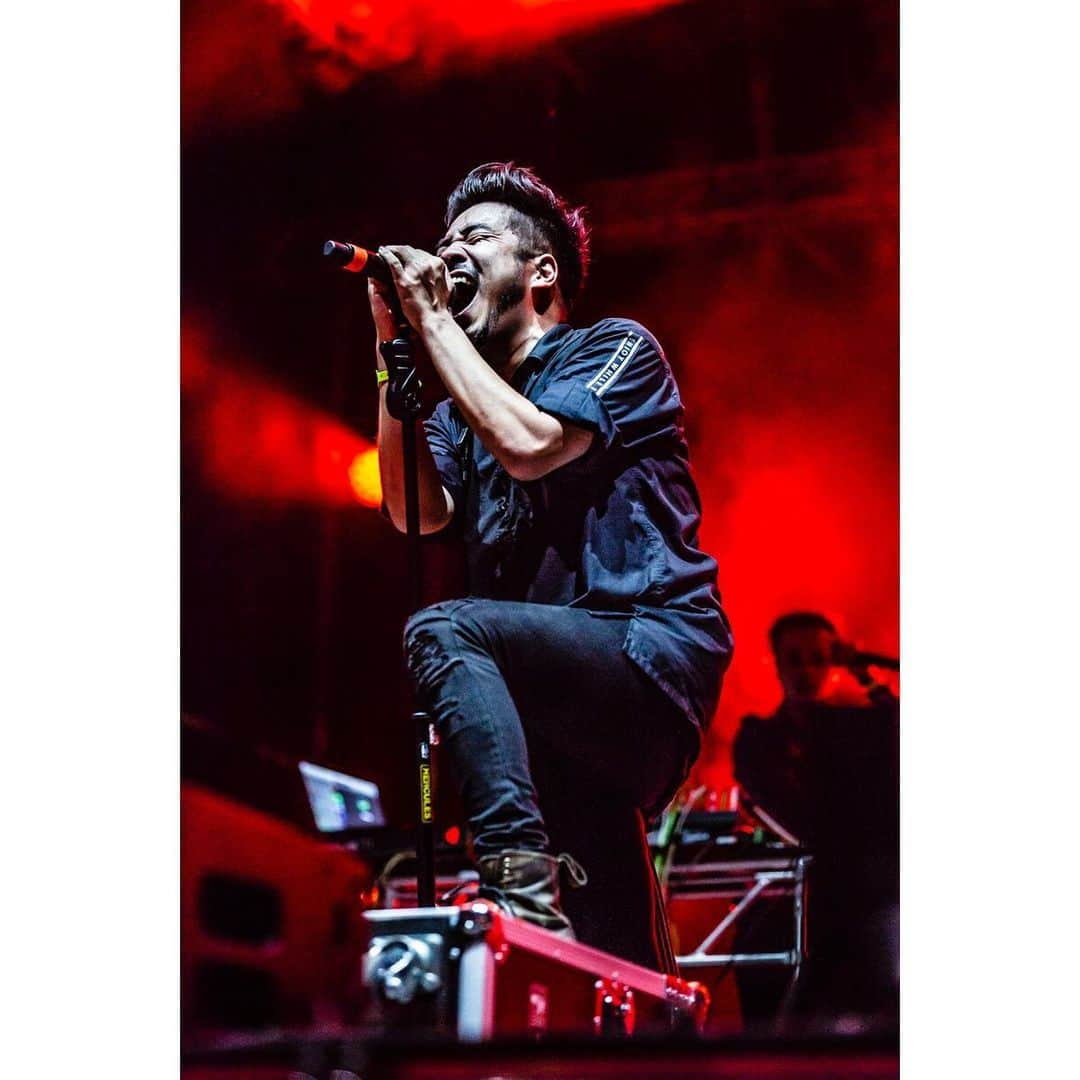 青木カズローさんのインスタグラム写真 - (青木カズローInstagram)「Crossfaith ( @crossfaithjapan )﻿ ﻿ 2019.08.03 @ Russia "Taman Festival" ﻿ photo by 青木カズロー(cazrowAoki)﻿ ﻿ #Crossfaith #写殺﻿ #人間が生きている瞬間﻿ #生きてなきゃ殺せない﻿ #殺してぇから生きてくれ」8月5日 23時06分 - cazrowaoki