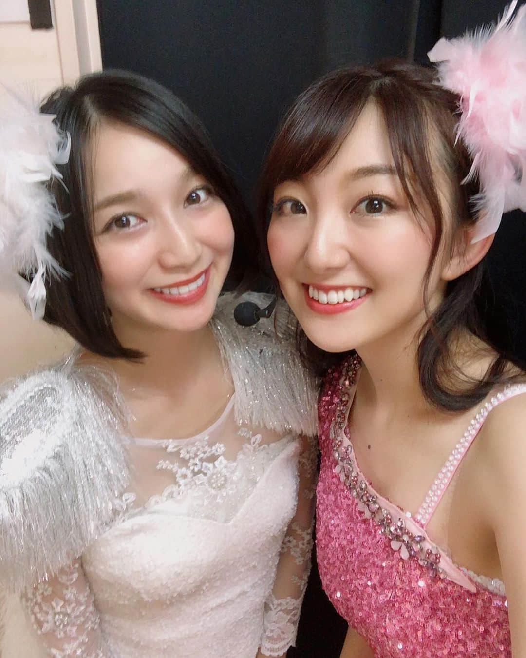 尻無浜冴美さんのインスタグラム写真 - (尻無浜冴美Instagram)「公演で2ショットもたっくさん撮ったの😆💗﻿ 1曲目のサタパーから出る5人と♪﻿ ﻿ 真っ暗な中幕が開いて、客席に背中を向けた状態で始まるサタパーは、1曲目のプレッシャーも凄いと思うし﻿ マイクスタンドを使ってのパフォーマンスは繊細でいっつも凄いな〜って憧れの眼差しなの😌✨✨﻿ ﻿ マイクの前に立つ姿も、すっとしてて美しい💖﻿ ﻿ ﻿ #saturdaynightparty #1曲目 #m1﻿ #サタデーナイトパーティー  #サタパー  #芹那  #大河内美紗  #三ツ井裕美  #穐田和恵  #畠山智妃  #sdn48 #48グループ ﻿ #誘惑のガーター #akb劇場 #秋葉原 #akihabara ﻿ #アイドル #idol ﻿ #japanesegirl ﻿ #誘惑のガーター公演 ﻿ #SDN48結成10年記念誘惑のガーターSP公演﻿ #結成10年記念公演﻿ #オサレカンパニー」8月5日 23時08分 - saemi_shinahama