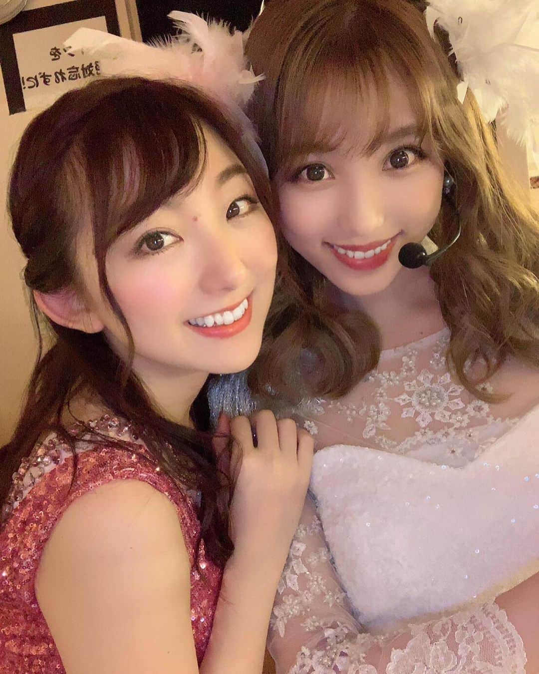 尻無浜冴美さんのインスタグラム写真 - (尻無浜冴美Instagram)「公演で2ショットもたっくさん撮ったの😆💗﻿ 1曲目のサタパーから出る5人と♪﻿ ﻿ 真っ暗な中幕が開いて、客席に背中を向けた状態で始まるサタパーは、1曲目のプレッシャーも凄いと思うし﻿ マイクスタンドを使ってのパフォーマンスは繊細でいっつも凄いな〜って憧れの眼差しなの😌✨✨﻿ ﻿ マイクの前に立つ姿も、すっとしてて美しい💖﻿ ﻿ ﻿ #saturdaynightparty #1曲目 #m1﻿ #サタデーナイトパーティー  #サタパー  #芹那  #大河内美紗  #三ツ井裕美  #穐田和恵  #畠山智妃  #sdn48 #48グループ ﻿ #誘惑のガーター #akb劇場 #秋葉原 #akihabara ﻿ #アイドル #idol ﻿ #japanesegirl ﻿ #誘惑のガーター公演 ﻿ #SDN48結成10年記念誘惑のガーターSP公演﻿ #結成10年記念公演﻿ #オサレカンパニー」8月5日 23時08分 - saemi_shinahama