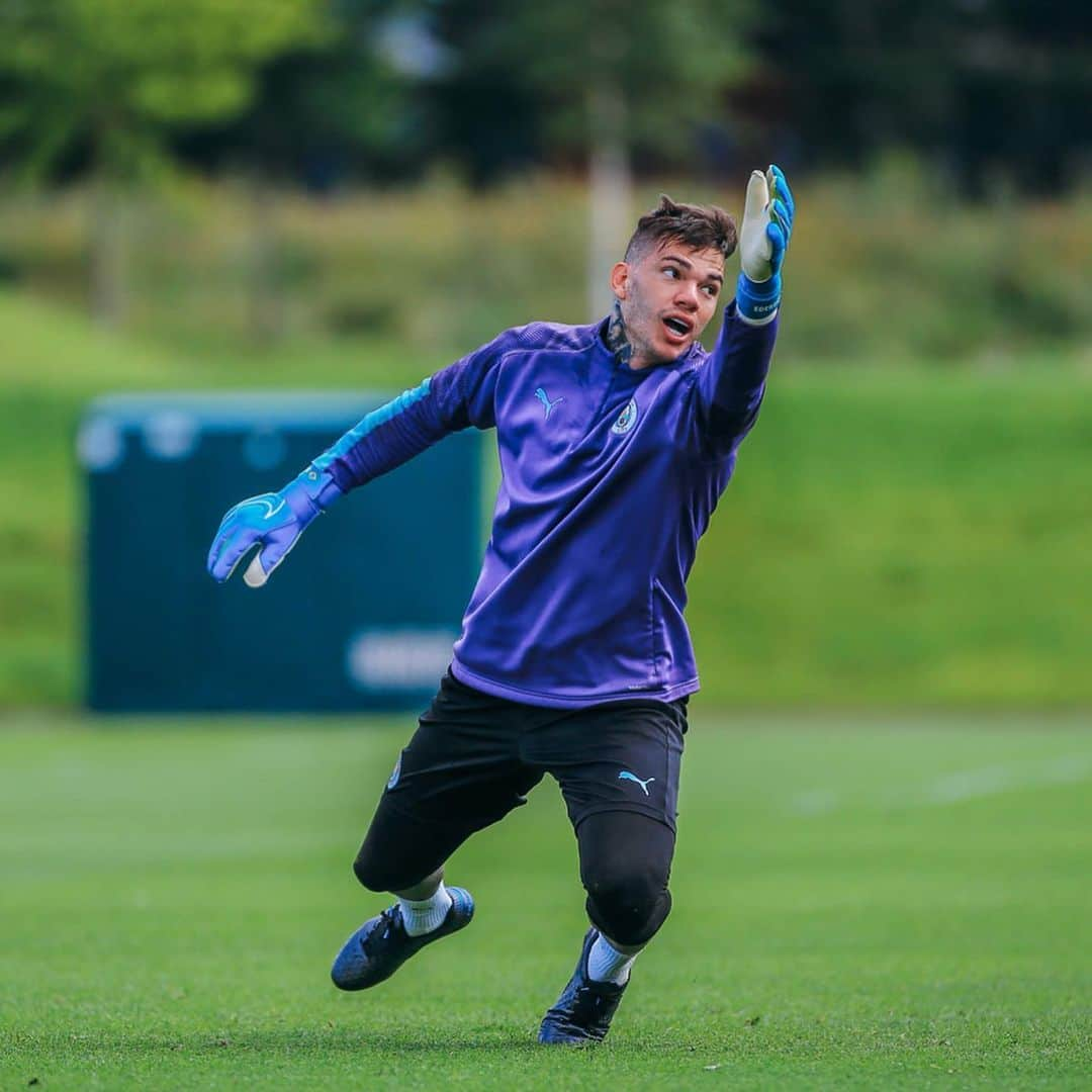 マンチェスター・シティFCさんのインスタグラム写真 - (マンチェスター・シティFCInstagram)「Back at it ⚽️⁣ ⁣ #mancity」8月5日 23時10分 - mancity