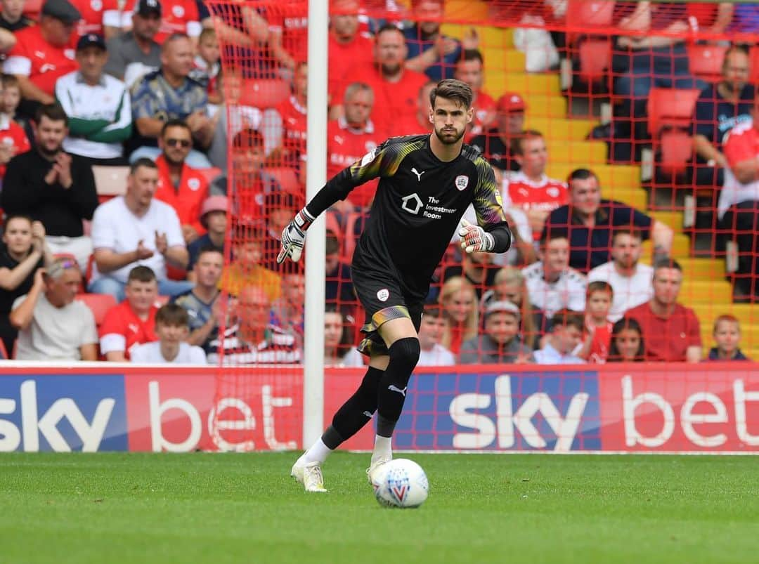 ザムエル・ラートリンガーのインスタグラム：「What a feeling to start a new week. 1st game, 1st win 🔥 proud to be part of this team! #youreds @barnsleyfc」