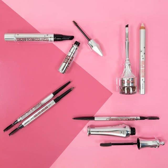Benefit Cosmetics UKさんのインスタグラム写真 - (Benefit Cosmetics UKInstagram)「It's all about the BROWS, right gorgeous 😉 Tell us which are your go-to #benefitbrows for on fleek brows all day erryday 💕#benefit #beauty . . . 📷 Image Description: A mix of Benefit brow products on a pink background」8月5日 23時16分 - benefitcosmeticsuk