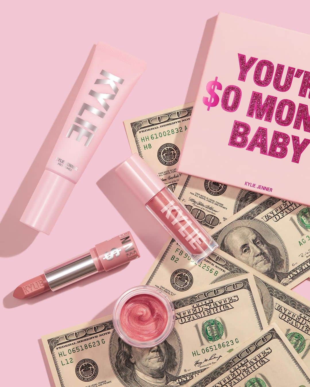 Kylie Cosmeticsさんのインスタグラム写真 - (Kylie CosmeticsInstagram)「5 MORE DAYS! 💸 #BirthdayCollection launches 8/10 at 9am pst ✨」8月5日 23時19分 - kyliecosmetics