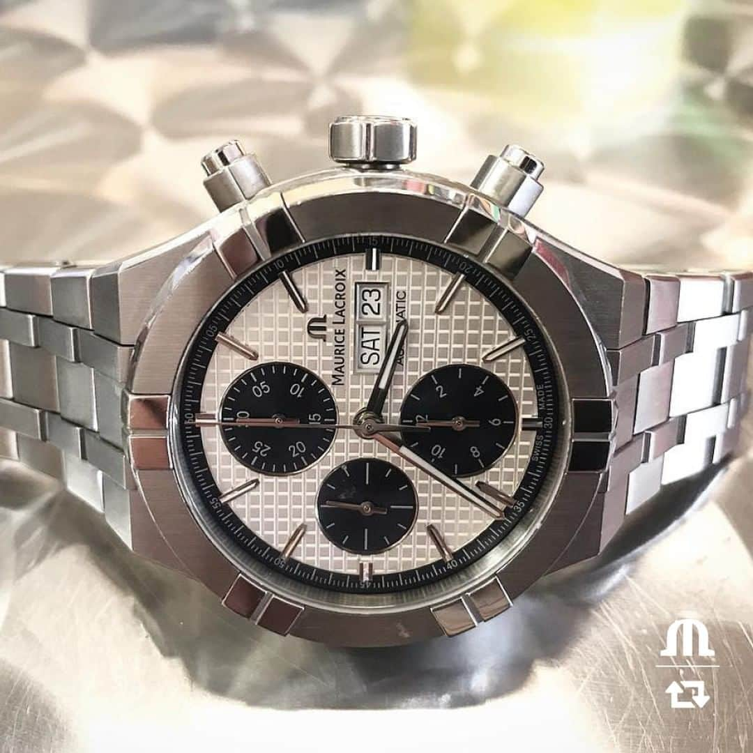 モーリスラクロアさんのインスタグラム写真 - (モーリスラクロアInstagram)「Sparkle with the #AIKON Automatic Chronograph 44mm. #BeYourAikon #YourTimeIsNow  Thanks to @watch.travis.go for sharing ! Don't forget to use the hashtag #MLpickoftheweek to be featured on our feed.  #Watch #Reloj #LuxuryWatch #Swisswatch #HauteHorlogerie #Swisswatchmaking #Watchmaking #Wotd #Watchesofinstagram #Watchfam #Watchlife #Swissmade #Whatsonmywrist #Watchoftheday #Watchaddict #Dailywatches #instawatchdaily #instawatches #Wiwt #Womw」8月5日 23時19分 - mauricelacroix