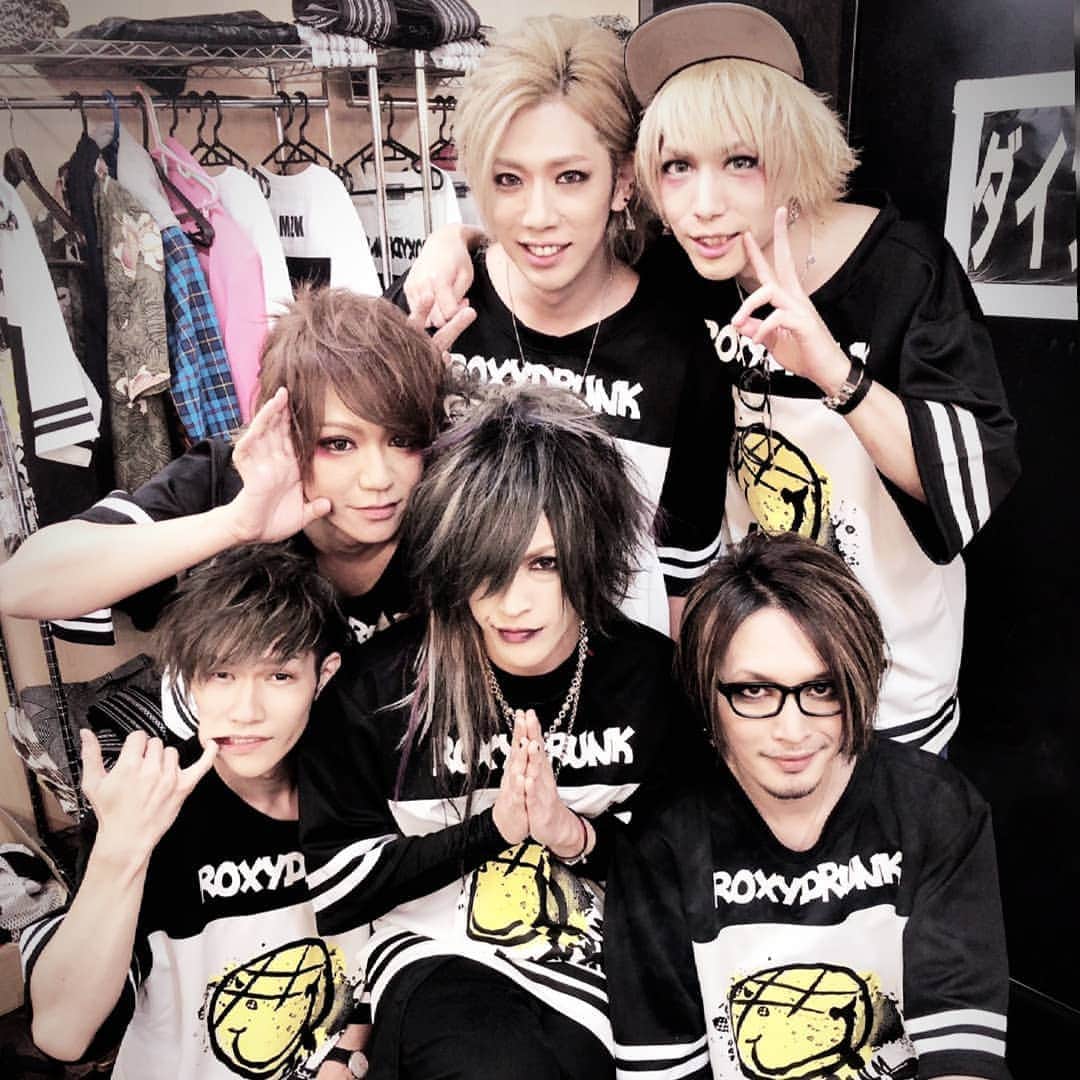 のインスタグラム：「れかば2部お疲れっした♪ 海はこいやー言い過ぎてグロッキーでした(笑)  #れいかおめっと #海は使い物になりません #許可なしで勝手にあげてやる」