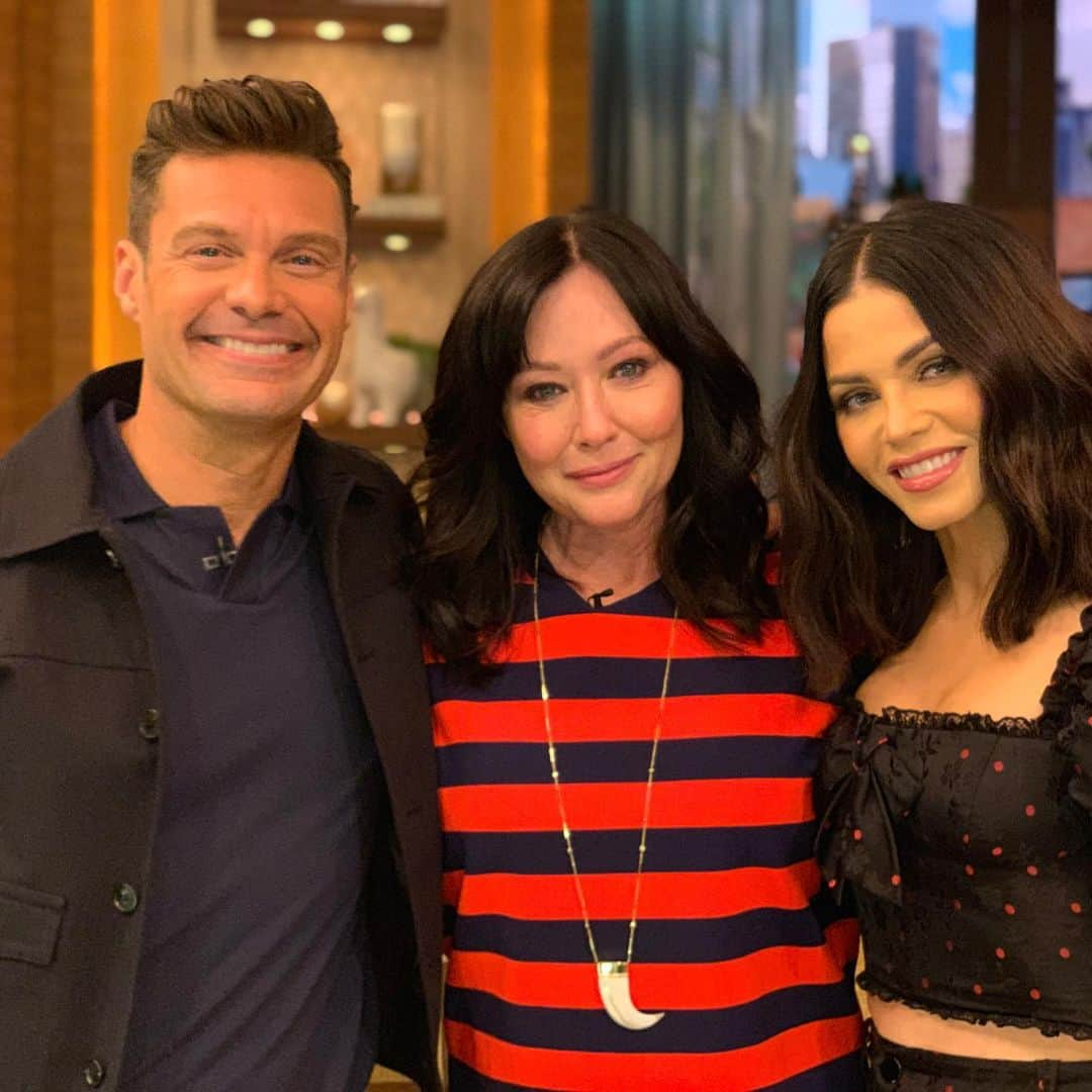 ジェナ・ディーワンさんのインスタグラム写真 - (ジェナ・ディーワンInstagram)「I’m baaaaaack! As always, most fun time ever on this show! Missed you @kellyripa 😘 Tune in tomorrow as well ❤️」8月5日 23時24分 - jennadewan