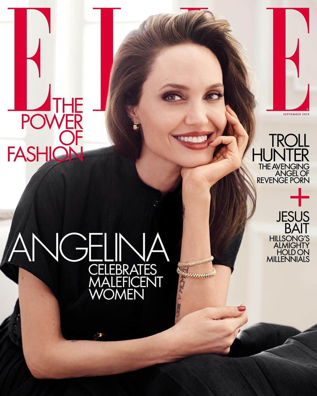 Just Jaredさんのインスタグラム写真 - (Just JaredInstagram)「Angelina Jolie is on the cover of @elleusa! Instead of doing a traditional interview, the star did something a little different. Tap this pic in the LINK IN BIO to see.  #AngelinaJolie Photos: @alexilubomirski」8月5日 23時30分 - justjared