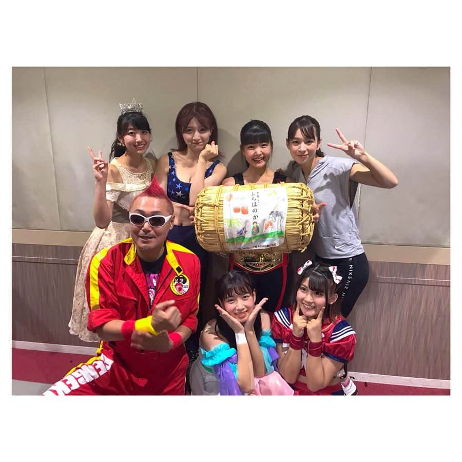 酒井瞳さんのインスタグラム写真 - (酒井瞳Instagram)「今年の #TIF も沢山の人達と楽しい時間を過ごしたよぉーーー！！！ いっぱい喋って、いっぱい笑った！ #アイドル #idol #スナックうめこ #メンテナンス #はまぐちコントサークル #アームレスリング」8月5日 23時33分 - s.sakaihitomi