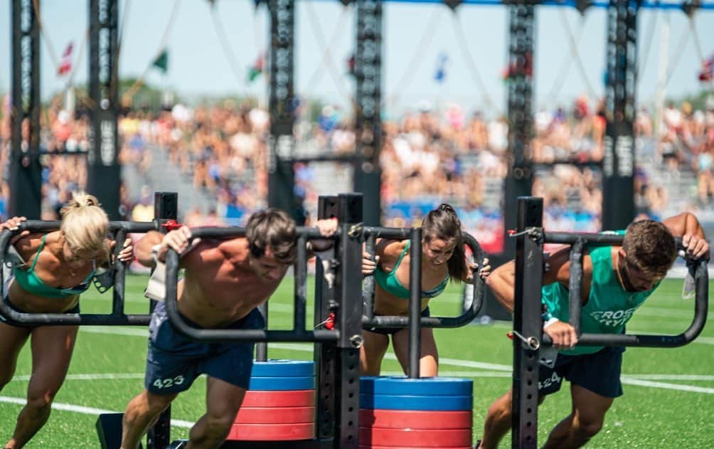 Camille Leblanc-Bazinetさんのインスタグラム写真 - (Camille Leblanc-BazinetInstagram)「Alec: “wanna be on our team” “  The rest is now history!!! This was the most fun I’ve ever had at the crossfit games!! Getting second is just the cherry on top!! I really believe that life is all about connecting with each other’s, creating memories, learning and getting inspired by each other to become better people! “  We did the best we could and that’s cool but the experience and the bound that we’ve built over the past couple week is something that I will be grateful for a lifetime!!! “  My teammate are literally some of the most giving selfless, badass and toughest person I know! Just some really really freaking high class act and quality people!! “  I’m already all emotional that I won’t see them tomorrow 😭♥️⭐️ “  Thanks for everyone who reached out , your support meant the world to us and still does we are filled with love and gratitude 🙏🙌🏽⭐️」8月5日 23時37分 - camillelbaz