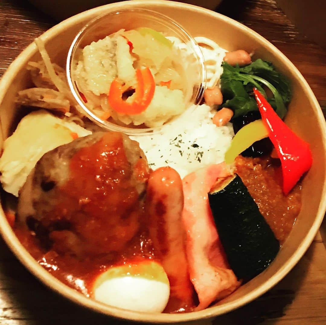 のインスタグラム：「UOKIN Piccola Suzukiの煮込みハンバーグ弁当¥800(税込)毎週月〜金限定10食販売 #魚金#UOKIN#新橋#五反田#渋谷#新宿#池袋#秋葉原#神田#浜松町#田町#目黒#恵比寿#高田馬場#吉祥寺#神楽坂#飯田橋#市ヶ谷#神保町#六本木#赤坂見附#京橋#銀座#有楽町」