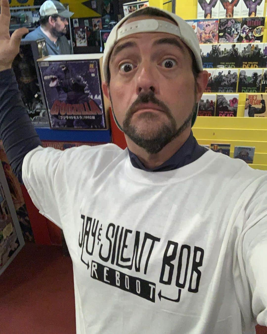 ケヴィン・スミスさんのインスタグラム写真 - (ケヴィン・スミスInstagram)「Wrapped in REBOOT! Exclusively at the one and only @jayandsilentbobstash! Brand new @jayandsilentbob Reboot t-shirts! Wear the #bluntmanvchronic poster! Or look like Jay in a #RangerDanger Requiem shirt! Or just cover thy nakedness in our title treatment! As you wait for the October 15th and 17th @fathomevents or the kick off of the #rebootroadshow Tour, you can get these sweet shirts and lots more #JayAndSilentBobReboot merch at the link in my bio! #jayandsilentbobssecretstash #KevinSmith」8月5日 23時46分 - thatkevinsmith