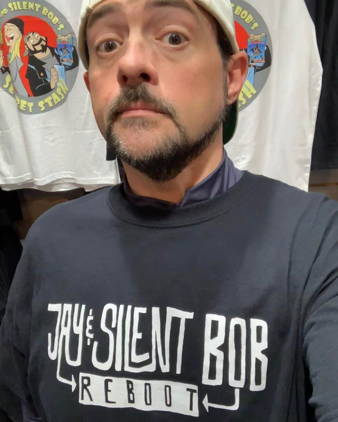 ケヴィン・スミスさんのインスタグラム写真 - (ケヴィン・スミスInstagram)「Wrapped in REBOOT! Exclusively at the one and only @jayandsilentbobstash! Brand new @jayandsilentbob Reboot t-shirts! Wear the #bluntmanvchronic poster! Or look like Jay in a #RangerDanger Requiem shirt! Or just cover thy nakedness in our title treatment! As you wait for the October 15th and 17th @fathomevents or the kick off of the #rebootroadshow Tour, you can get these sweet shirts and lots more #JayAndSilentBobReboot merch at the link in my bio! #jayandsilentbobssecretstash #KevinSmith」8月5日 23時46分 - thatkevinsmith