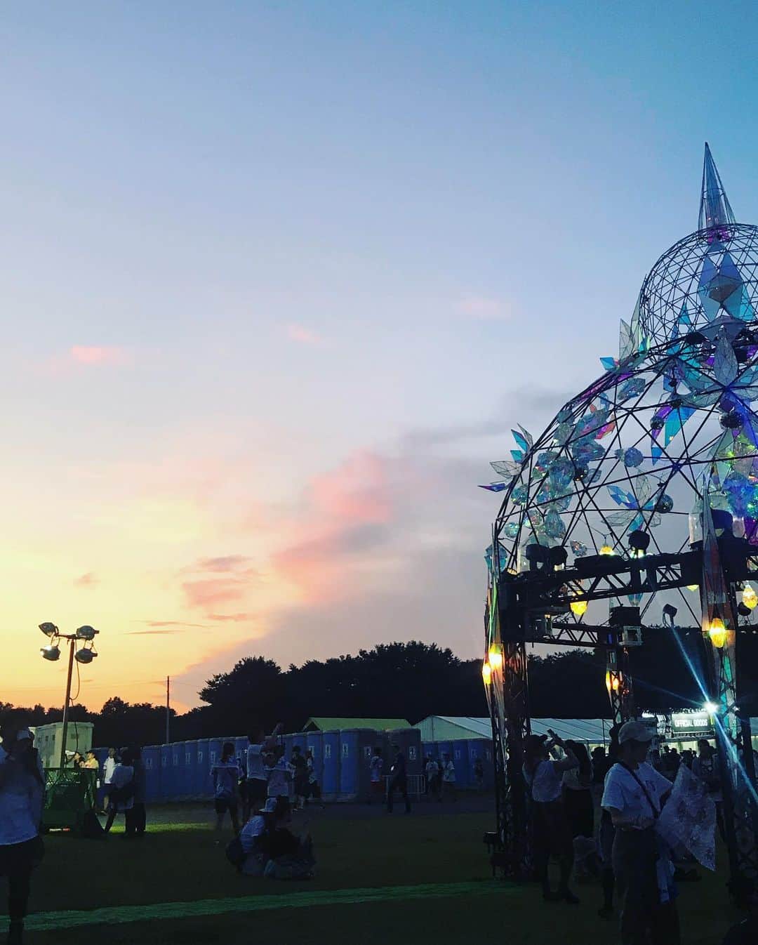 川和真奈美さんのインスタグラム写真 - (川和真奈美Instagram)「ROCK IN JAPAN FESTIVAL 2019 2019.0804  初のお一人様fes！！ 最高の音楽の祭典。 夏が音を運んできた。 そして体も心も 熱く火照った。 今年の夏も音楽に恋した。  #フォーリミ #井上苑子 #10FEET  #aimer #Humpback  #SUPERBEAVER  #WANIMA  #コレサワ #ハルカミライ  #9mmparabellumbullet  #ライブキッズ  #欅坂46  #ROCKINJAPAN2019  #邦ロック勢さんと繋がりたい  #ライブキッズと繋がりたい」8月5日 23時47分 - kawamana23