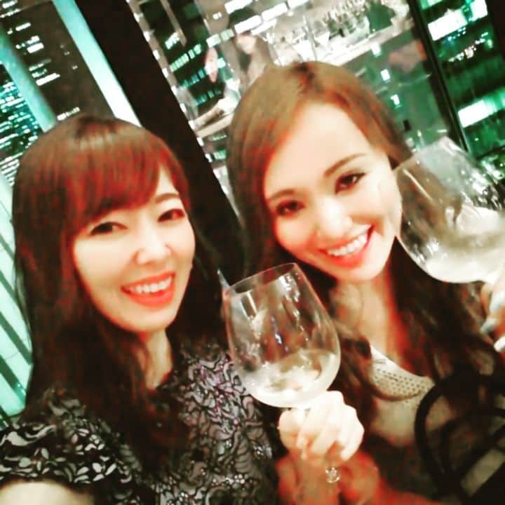 杉山由紀子のインスタグラム：「紹介制のみでしか入れない信国さんのお店でのワイン会へ💗 * ワインももちろんですが、お食事もほんとにどれも美味しかった✨✨ * ワインもっと詳しくなりたい✨ * ほんとに素敵なお店で、素敵な人たちと飲むのは最高😃⤴️⤴️ * よしこさん、いよこさんありがとうございました💗 * * #紹介制 #溜池山王 #ワイン #ワイン会 #お食事も最高 #限定」