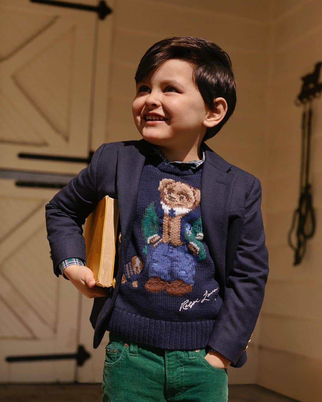 Polo Ralph Laurenさんのインスタグラム写真 - (Polo Ralph LaurenInstagram)「Our iconic Polo Bear made miniature. Perfect for his first day #BacktoSchool.  Shop #RLKids via link in bio.  #PoloRLStyle」8月6日 0時07分 - poloralphlauren