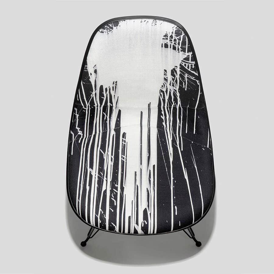 Freshnessさんのインスタグラム写真 - (FreshnessInstagram)「@modernica and @krinknyc pay homage to the founder of the New York imprint with his original artwork translated atop the signature fiberglass Shell Chair. Releasing August 8th #freshnessmag」8月6日 0時24分 - freshnessmag