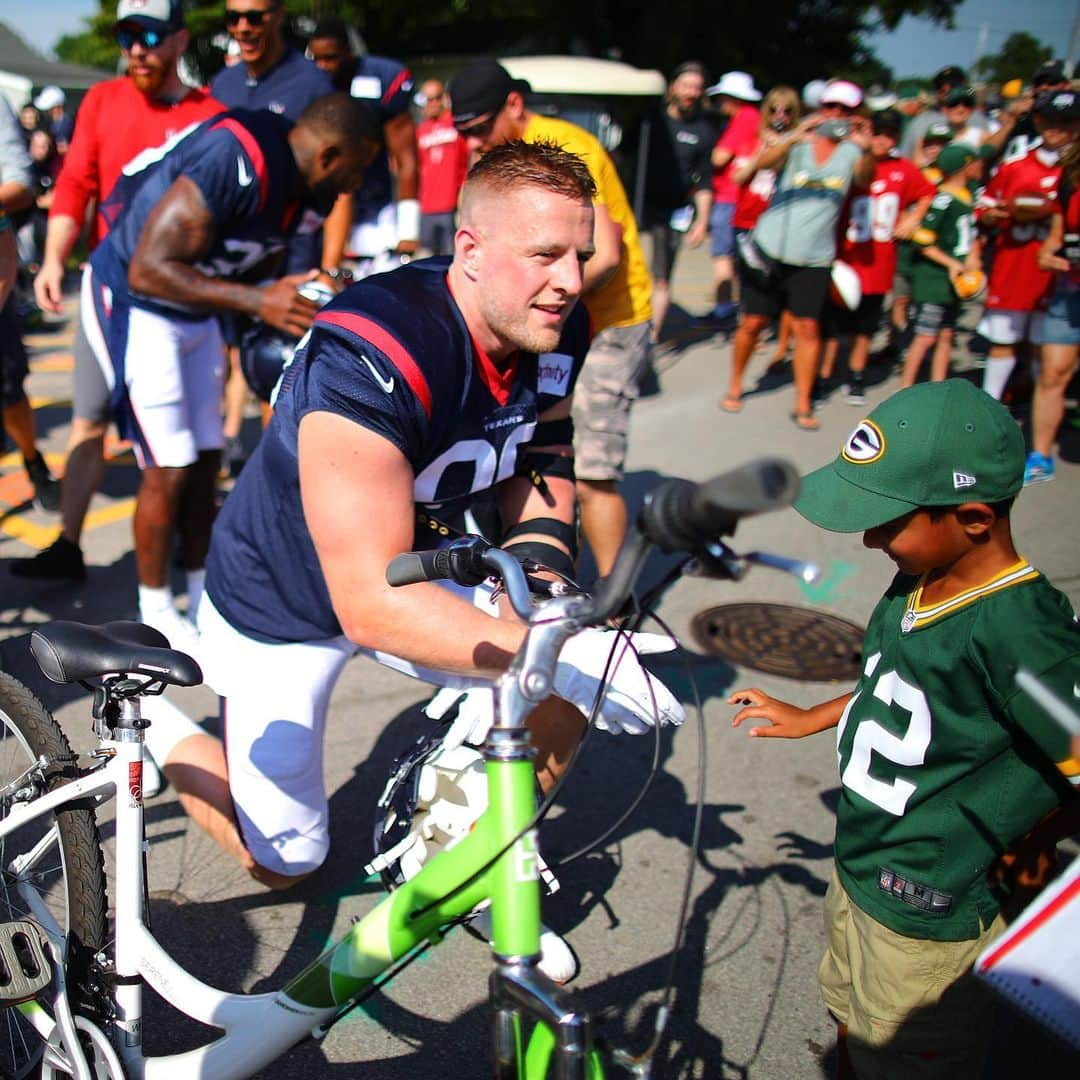 ヒューストン・テキサンズさんのインスタグラム写真 - (ヒューストン・テキサンズInstagram)「You love to see it. #TexansCamp #DreamDrive」8月6日 0時29分 - houstontexans