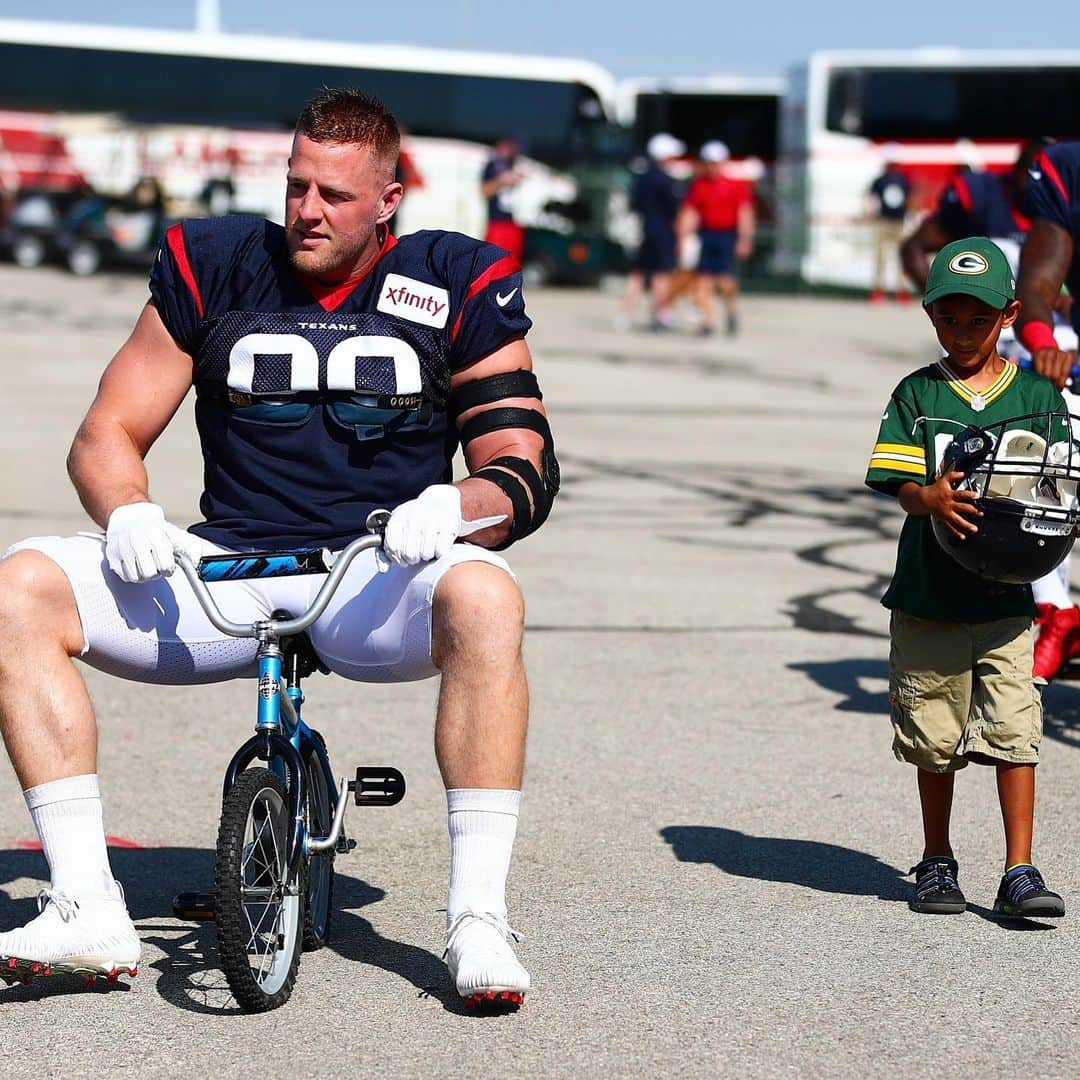 ヒューストン・テキサンズさんのインスタグラム写真 - (ヒューストン・テキサンズInstagram)「You love to see it. #TexansCamp #DreamDrive」8月6日 0時29分 - houstontexans