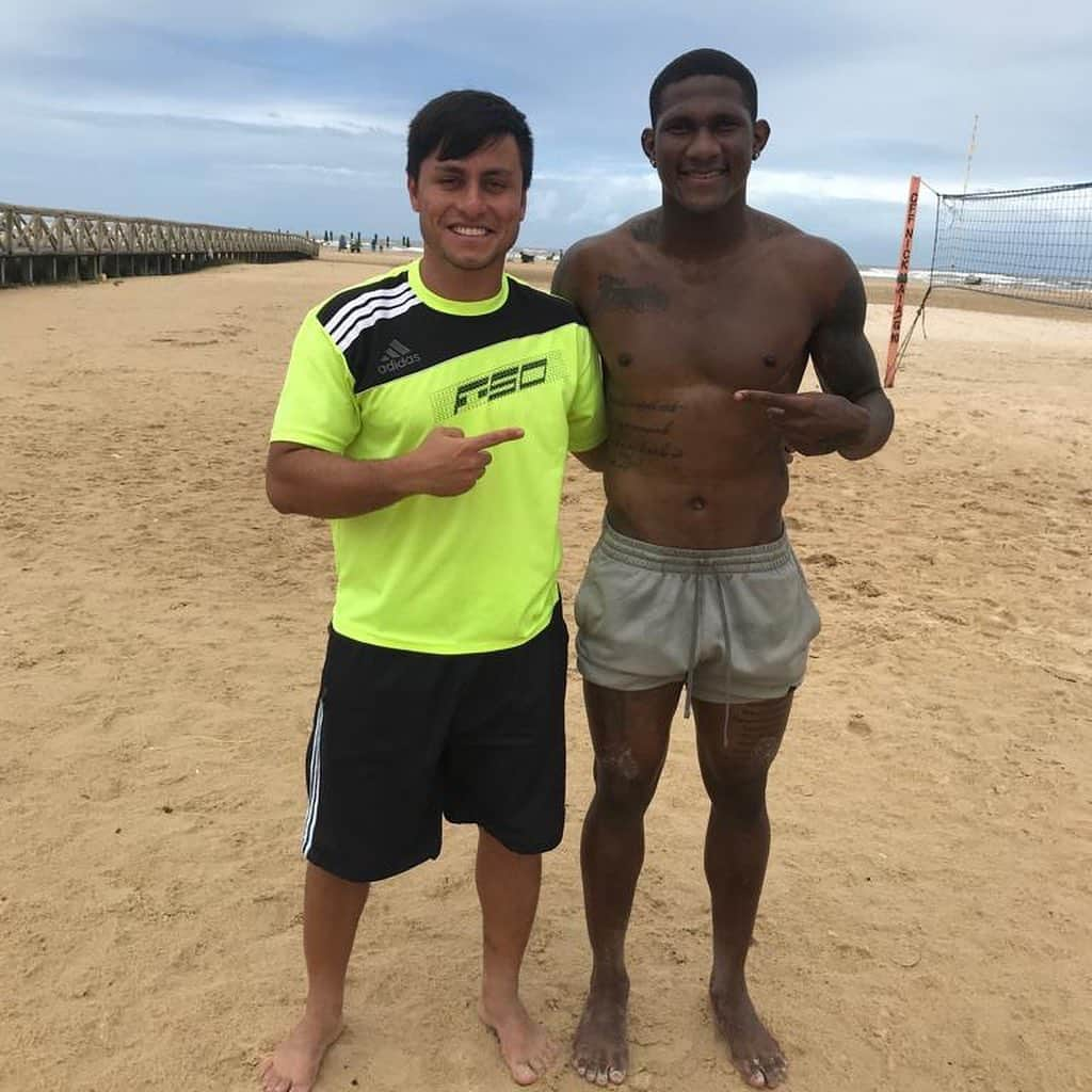 グスタボ・サントス・コスタのインスタグラム：「Treino concluído ✅ 👊🏿🤙🏿」