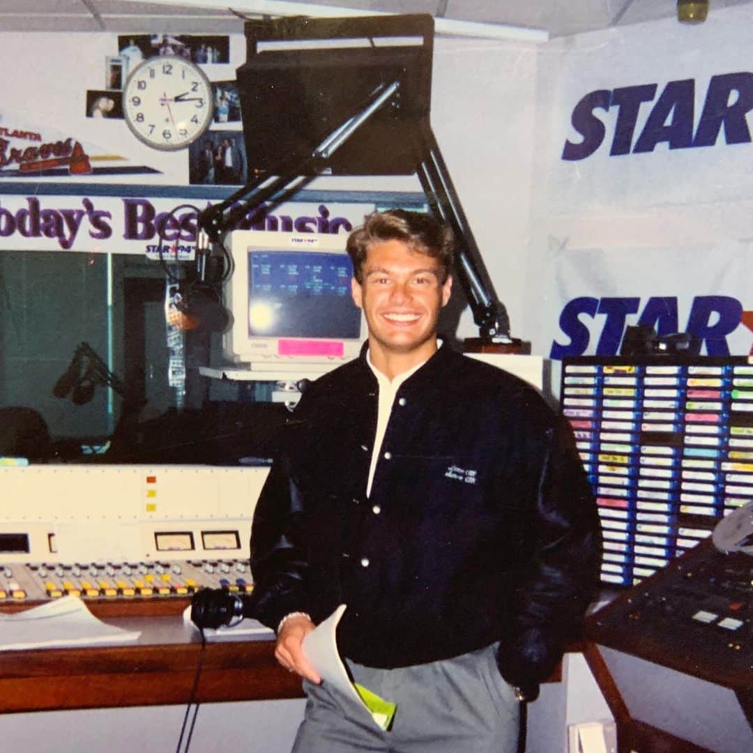 ライアン・シークレストさんのインスタグラム写真 - (ライアン・シークレストInstagram)「29 years ago when I was an intern at STAR 94 in Atlanta, with no clue that I would one day be inducted into the Radio Hall of Fame.  Thank you to everyone who voted, whether it was by choice...or if the @onairwithryan team wore you down. It’s a dream come true!」8月6日 0時48分 - ryanseacrest