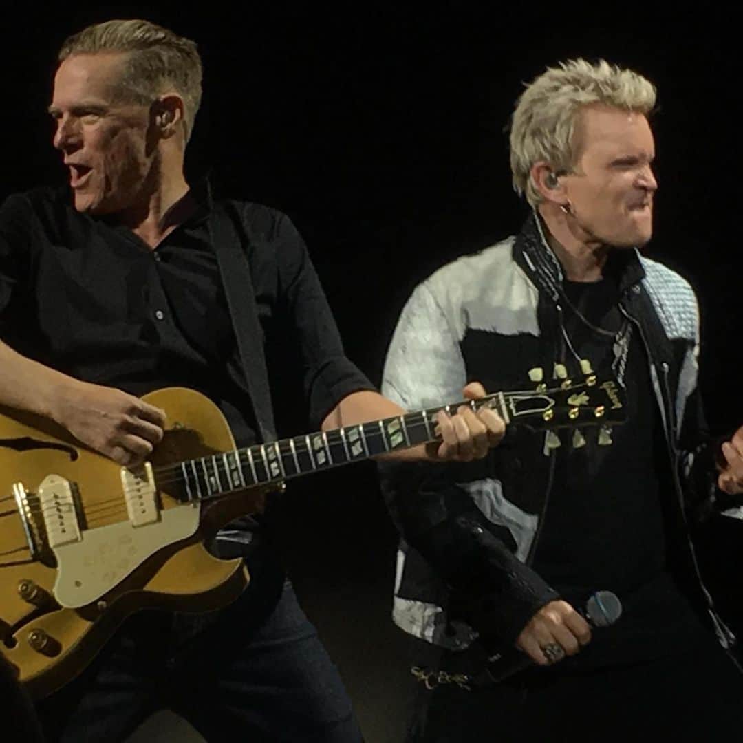 のインスタグラム：「Rockin out in Long Island with the great @billyidol we performed the Eddie Cochran classic “cmon everybody” #bryanadamsshinealight #billyidol #rockers」