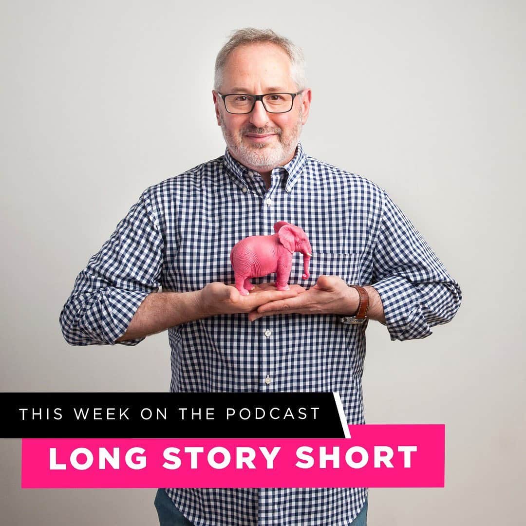 ボビー・ブラウンのインスタグラム：「On this week's episode of #longstoryshort, I sat down with my friend and founder of @helloproducts, Craig Dubitsky. We caught up to talk about his love of design, connecting with the consumer and creating products that have a welcoming vibe. Click the #linkinbio to listen to the full convo」
