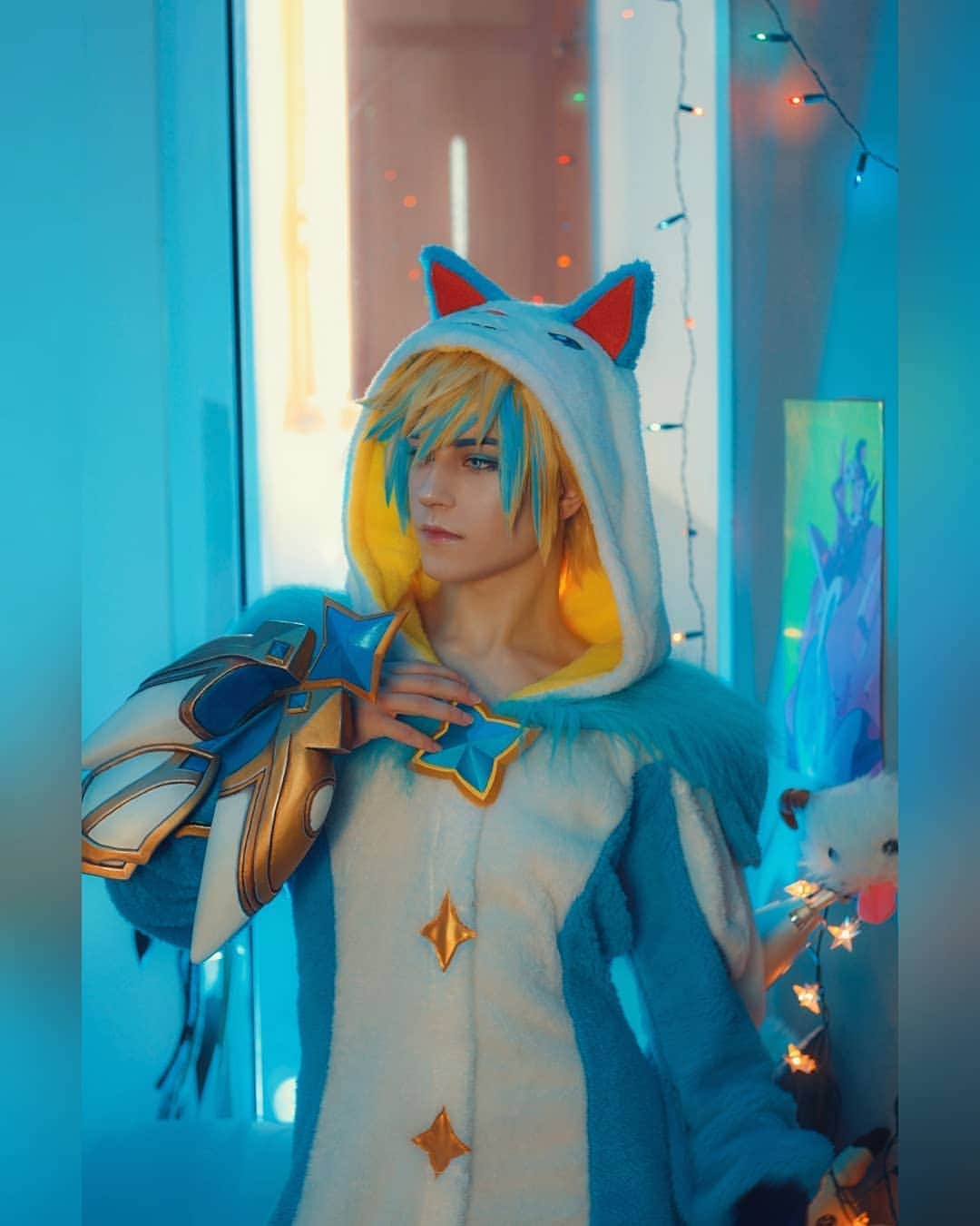 Geheさんのインスタグラム写真 - (GeheInstagram)「First Pajama Guardian Ezreal pic 🌟  Wig, prop and photo by me  #LeagueOfLegends #cosplay #Ezreal #EzrealCosplay #LeagueOfLegendsCosplay #Geheichou」8月6日 0時58分 - geheichou