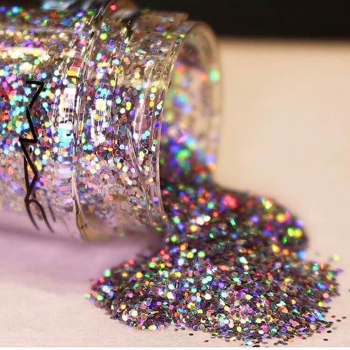 M•A•C Cosmetics Franceさんのインスタグラム写真 - (M•A•C Cosmetics FranceInstagram)「M·A·C - GLITTERS ✨  Un makeup avec des paillettes ? On dit oui ! 😎 N'hésitez pas à humidifier votre pinceau avec la brume Fix+ pour faire tenir vos paillettes ou pigments 😉 Commentez ✨ si vous êtes fans !  Produit : "Silver Hologram Glitter" Crédit photo : @maccosmetics_es #maccosmetics #maccosmeticsfrance #macpaillettes #paillettes」8月6日 1時00分 - maccosmeticsfrance