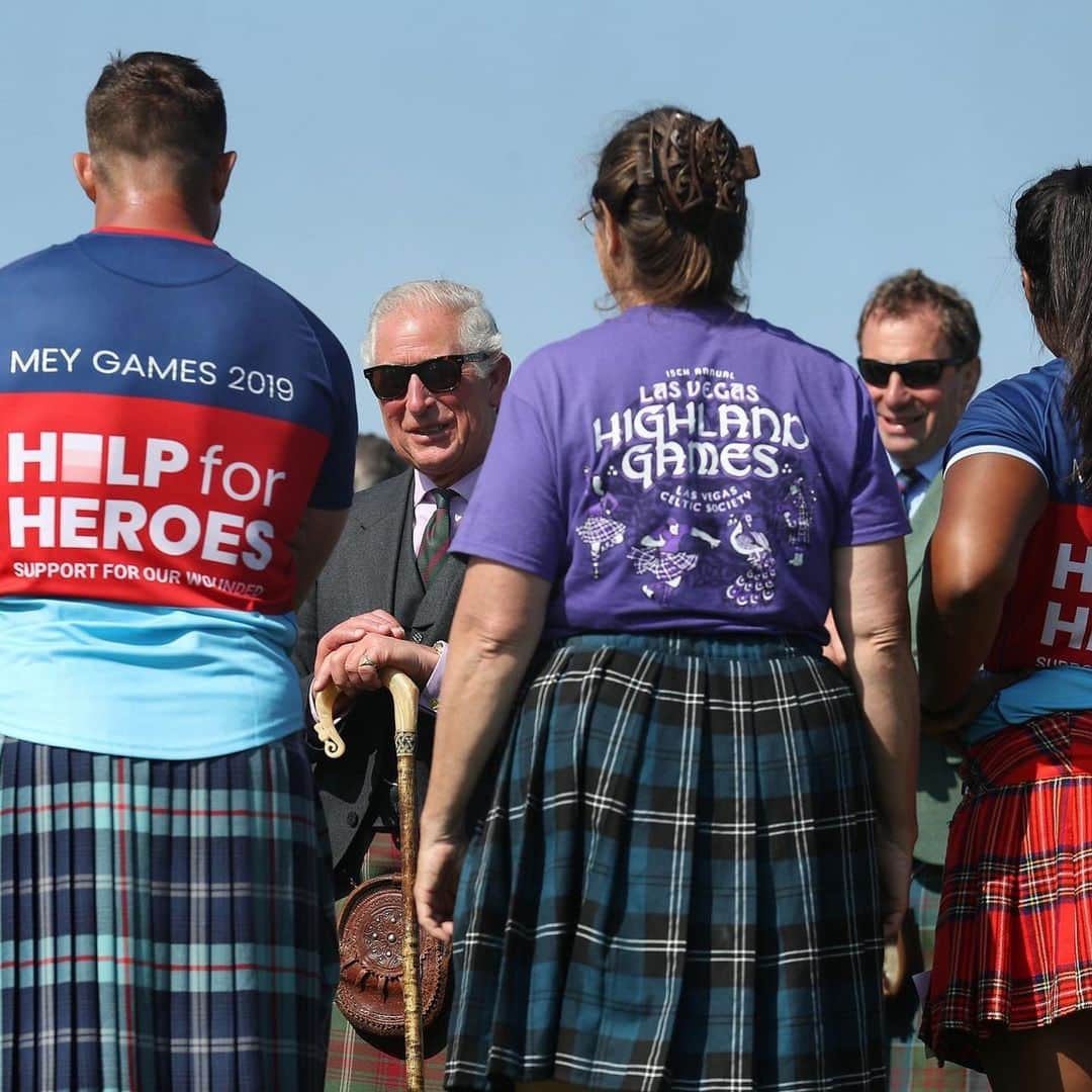 ロイヤル・ファミリーさんのインスタグラム写真 - (ロイヤル・ファミリーInstagram)「The Duke of Rothesay, as The Prince of Wales is known when in Scotland, attended the Mey Highland and Cultural Games at the weekend.  First held in the village of Mey for The Queen Mother’s 70th birthday, the Games celebrate the hospitality, culture and talents of the people of the North Highlands.  In the foreword for the programme, His Royal Highness said: “It was with the greatest of pride that I followed in the footsteps of my Grandmother, Queen Elizabeth The Queen Mother, as Chieftain in 2002, thus continuing the tradition she had started in the early 1970’s when these games began.” The Duke judged the final of the Tug of War competition, which was won by a team from Help for Heroes.  Congratulations to all those who took part in the event!」8月6日 1時07分 - theroyalfamily